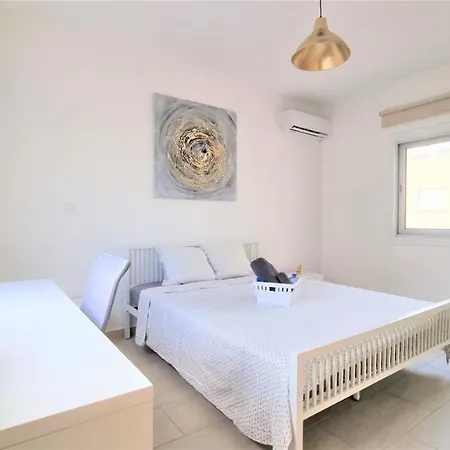 Spacious Lightflooded 2br / Near Center & Harbour