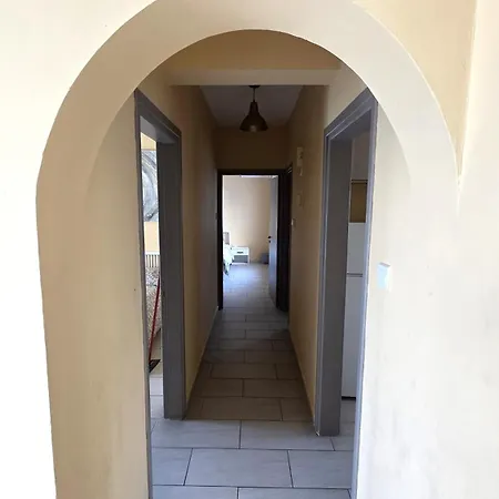 Spacious Lightflooded 2br / Near Center & Harbour Apartmán