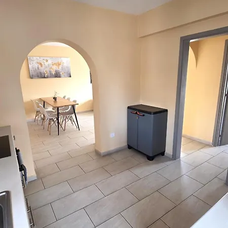 Apartmán Spacious Lightflooded 2br / Near Center & Harbour