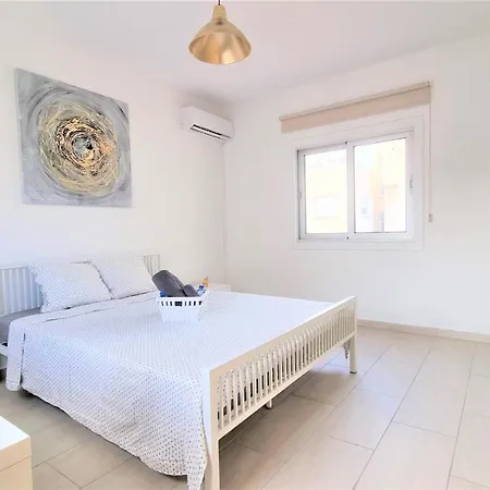 Apartment Spacious Lightflooded 2br / Near Center & Harbour *