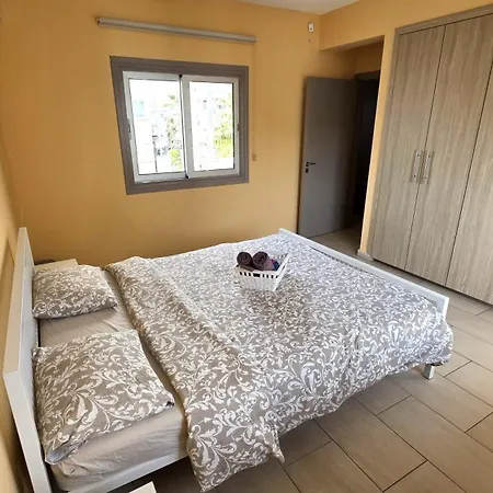 Spacious Lightflooded 2br / Near Center & Harbour شقة لارنكا